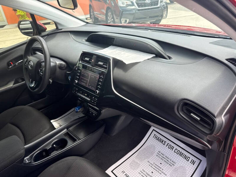 2020 Toyota Prius LE