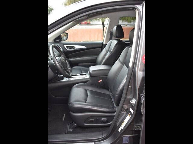 2019 Nissan Pathfinder SL