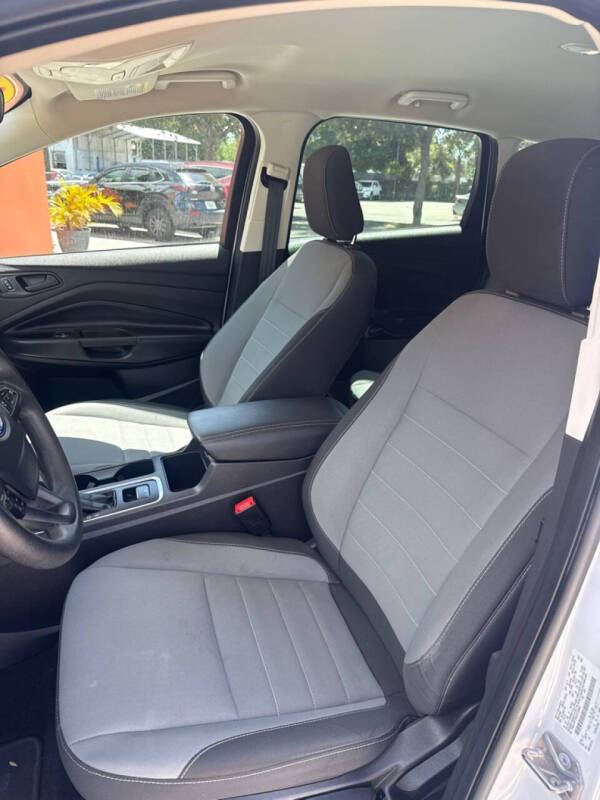 2019 Ford Escape S