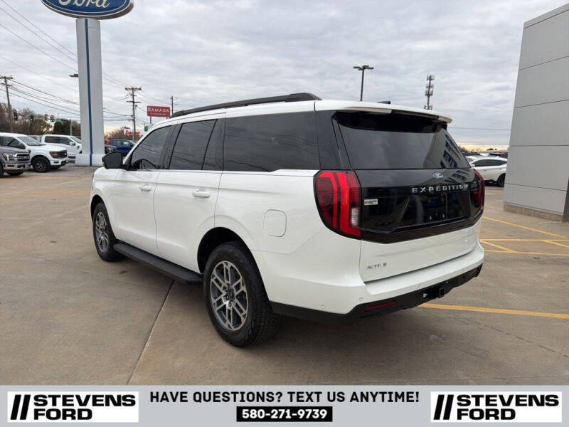 2025 Ford Expedition Active