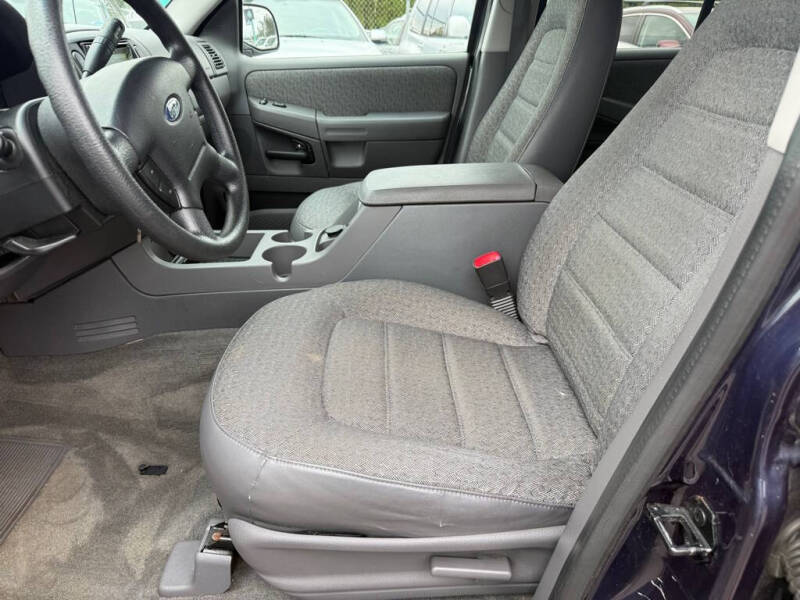 2002 Ford Explorer XLS