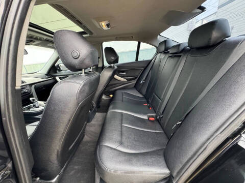 2014 BMW 3 Series 320i