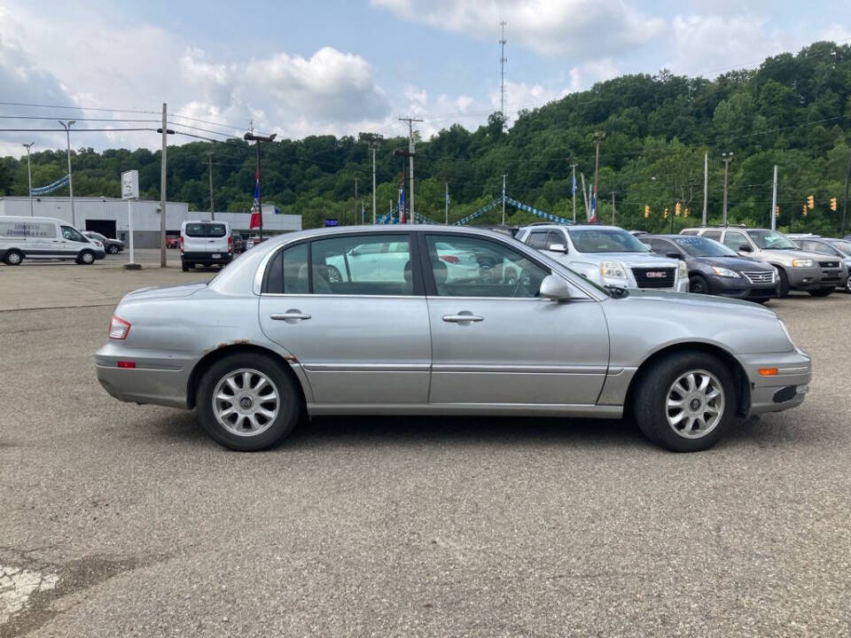 2004 Kia Amanti for sale at Cambridge Used Cars in Cambridge, OH