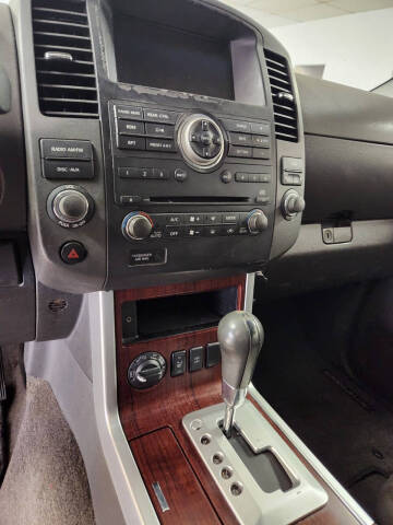 2008 Nissan Pathfinder LE