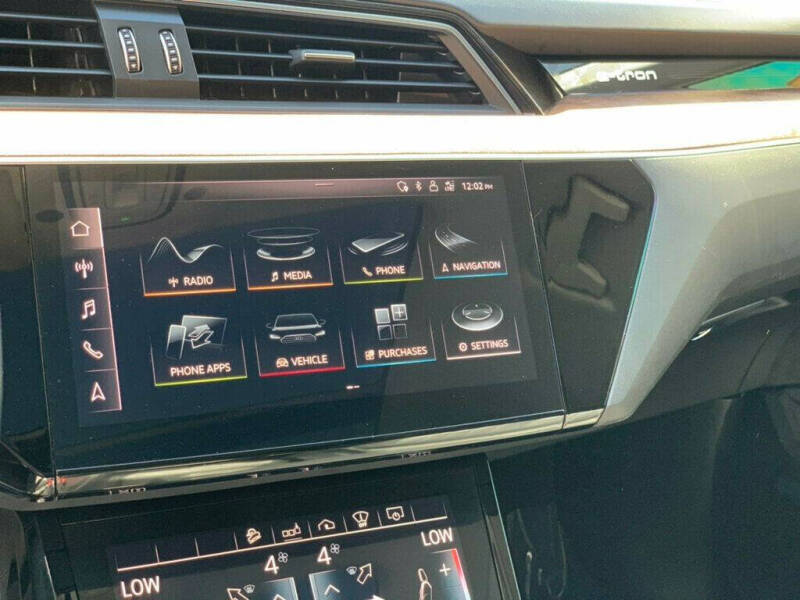 2019 Audi e-tron quattro Prestige