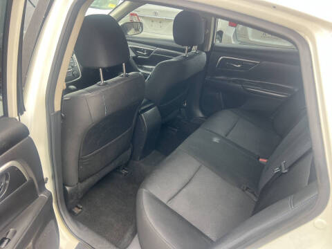 2016 Nissan Altima 2.5 SR