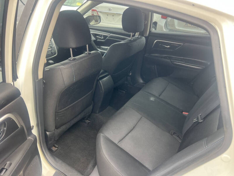 2016 Nissan Altima 2.5 SR