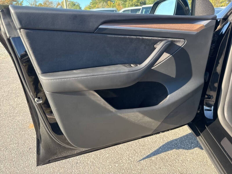 2025 Tesla Model Y Long Range