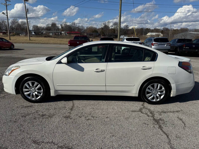 2012 Nissan Altima for sale at M&R Auto Sales Inc in Bowling Green KY