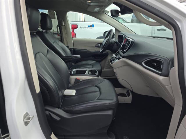 2024 Chrysler Pacifica Plug-In Hybrid