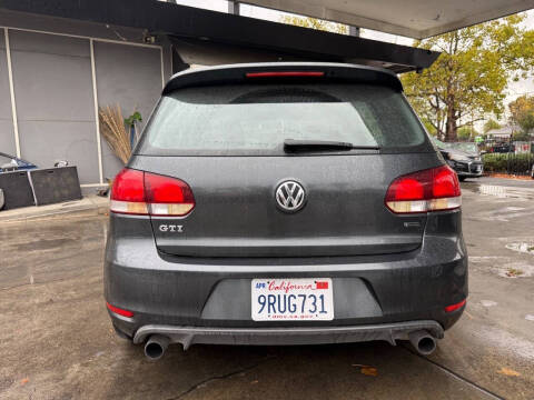 2010 Volkswagen GTI Base PZEV