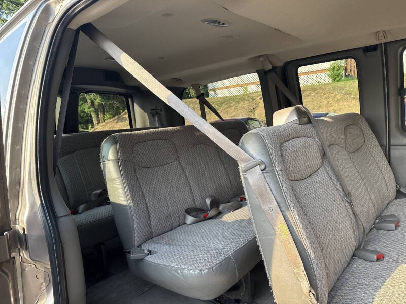 2006 GMC Savana LS 3500