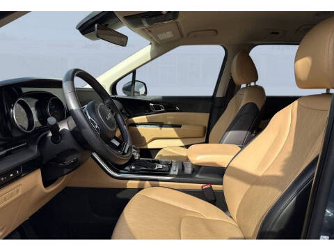 2024 Kia Carnival EX