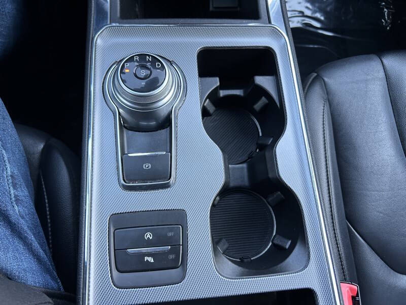 2022 Ford Edge Titanium