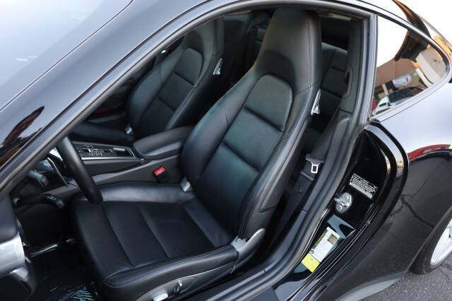 2017 Porsche 911 Carrera 4