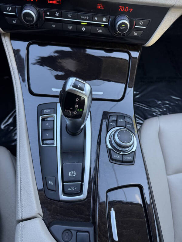 2012 BMW 5 Series 528i