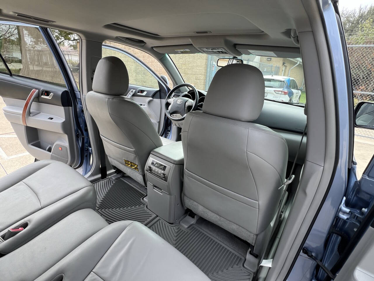 Used Car 2010 Toyota Highlander  Limited 4dr Suv For Sale Under $12,000 In Austin, Texas