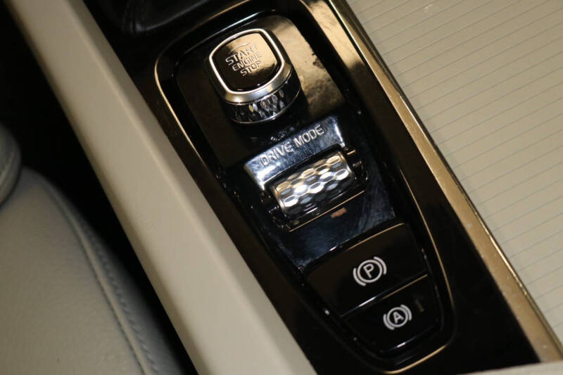 2019 Volvo XC60 T5 Momentum