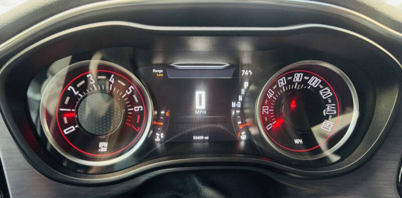 2017 Dodge Challenger SXT