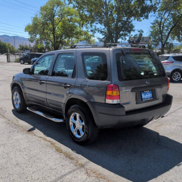 2003 Ford Escape XLS Popular