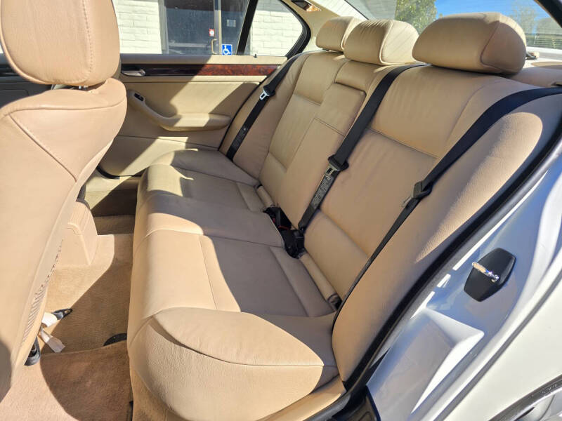 2004 BMW 3 Series 325i