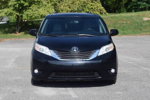 2017 Toyota Sienna XLE 7-Passenger