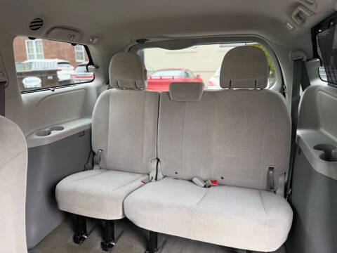 2012 Toyota Sienna