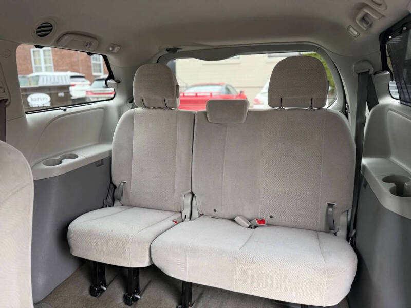 2012 Toyota Sienna