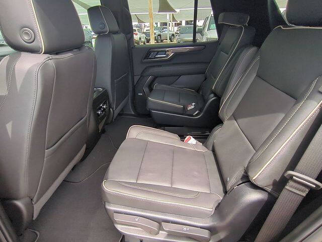2025 GMC Yukon Elevation