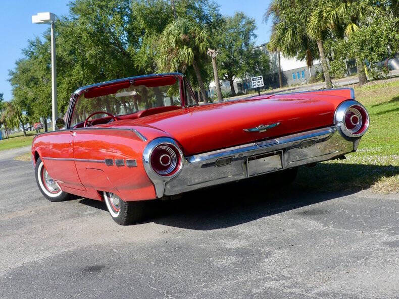 1962 Ford Thunderbird