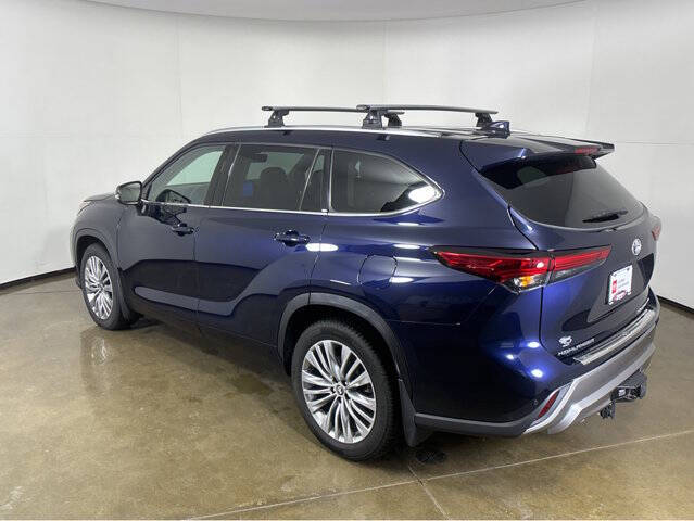 2023 Toyota Highlander Platinum
