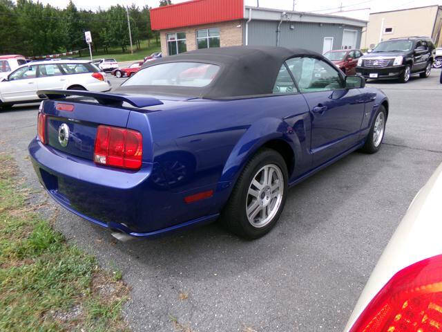 2005 Ford Mustang