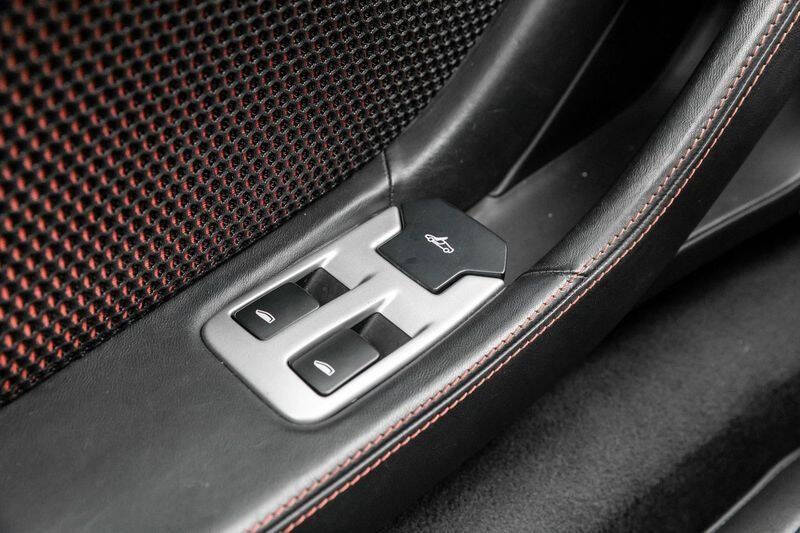 2013 McLaren MP4-12C