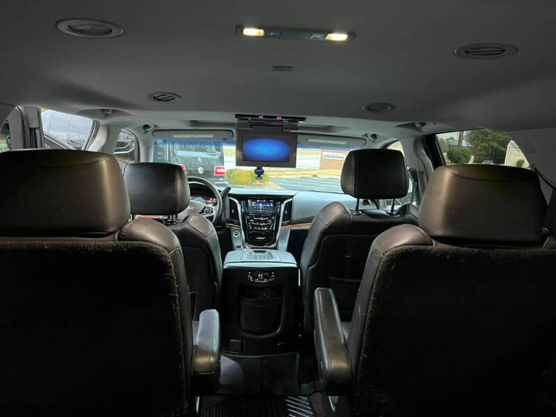 2017 Cadillac Escalade Luxury