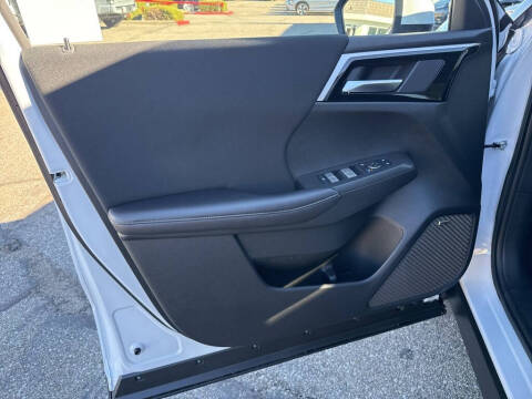 2025 Mitsubishi Outlander ES