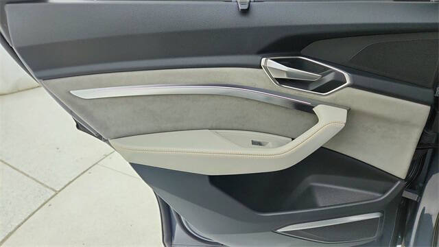 2024 Audi Q8 e-tron quattro Prestige