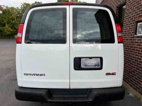 2017 GMC Savana 2500