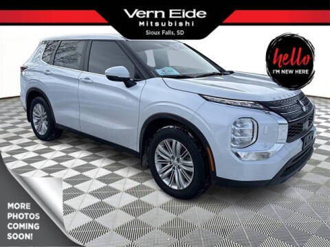 2023 Mitsubishi Outlander ES