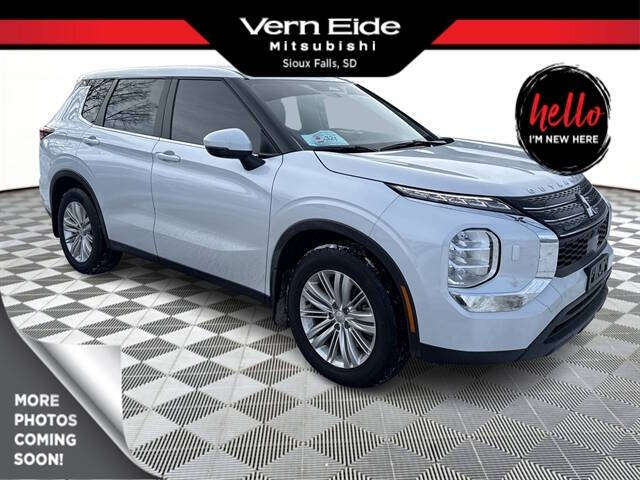 2023 Mitsubishi Outlander ES