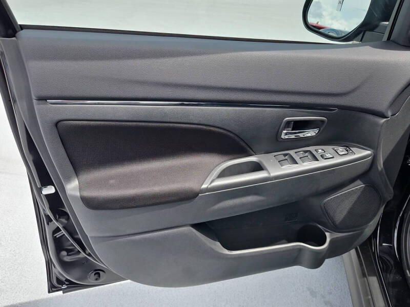 2025 Mitsubishi Outlander Sport ES