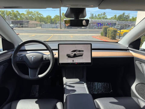 2024 Tesla Model Y Long Range