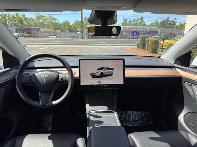 2024 Tesla Model Y Long Range