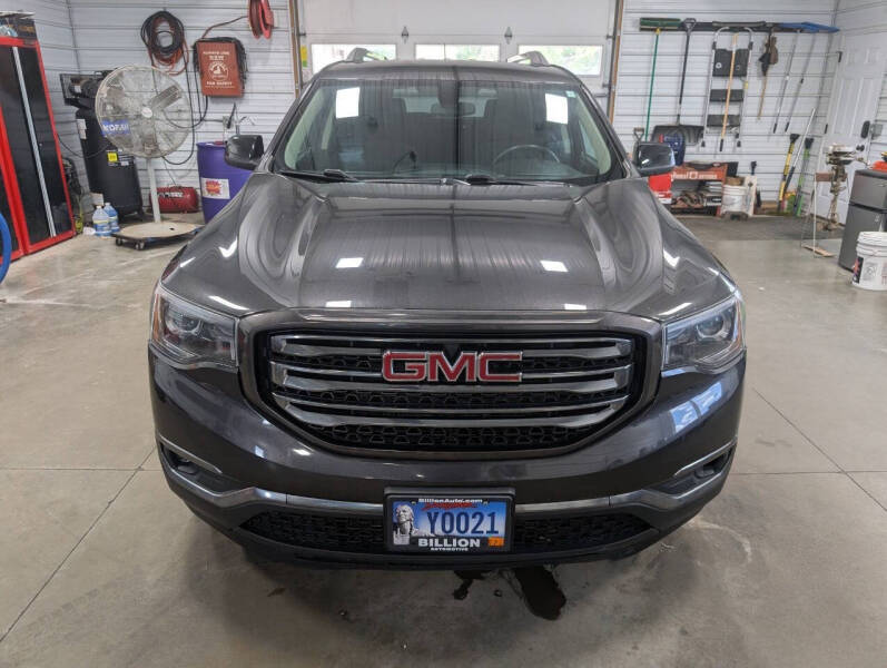 2017 GMC Acadia SLE-2