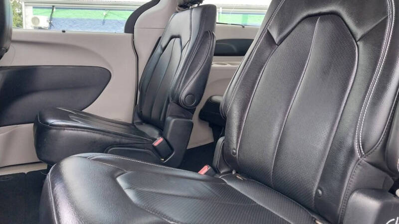 2022 Chrysler Pacifica Touring L