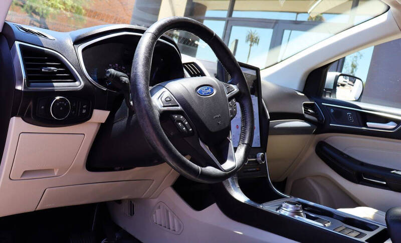 2021 Ford Edge Titanium