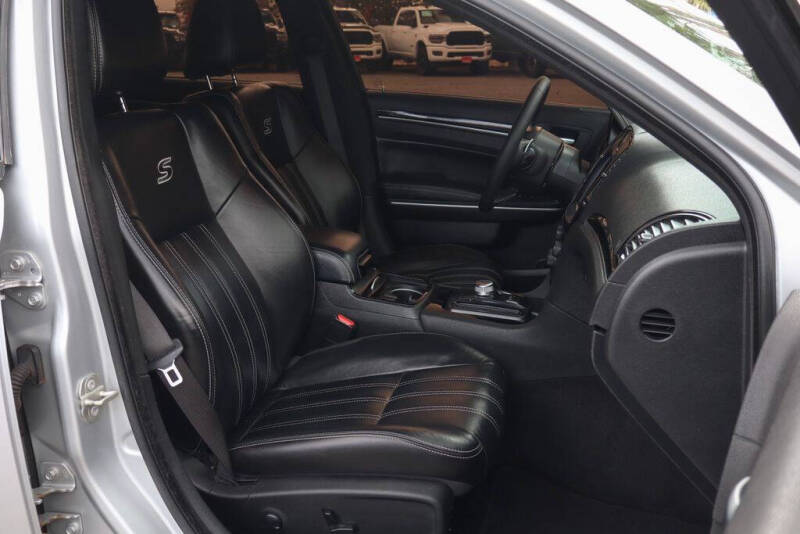 2023 Chrysler 300 S V6
