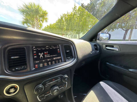 2017 Dodge Charger SXT