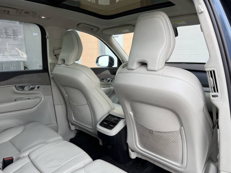 2023 Volvo XC90 B5 Plus Bright Theme