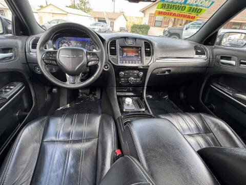 2022 Chrysler 300 S V8