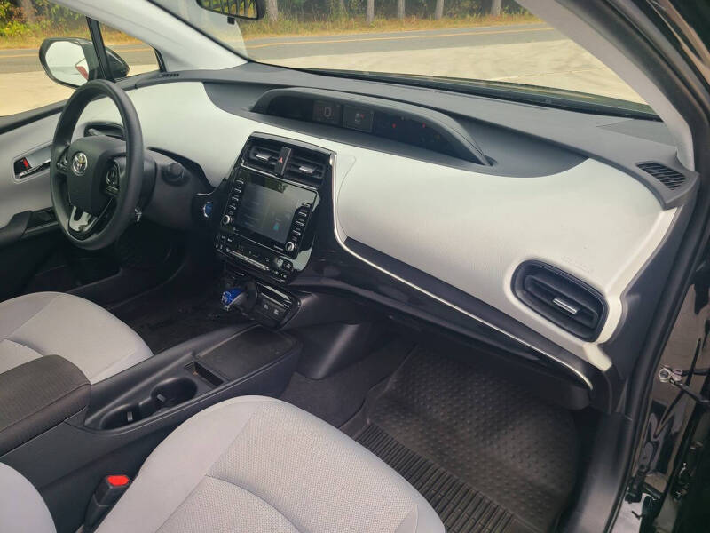 2022 Toyota Prius L Eco